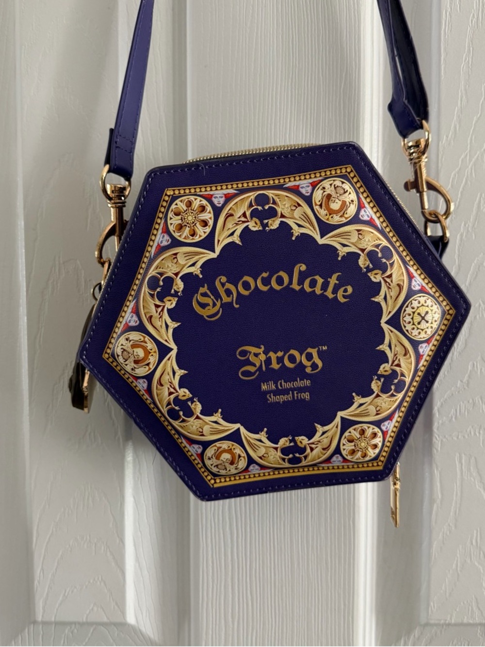 The Wizarding World of Harry Potter Chocolate Frog Crossbody Bag - Picture 2 of 5